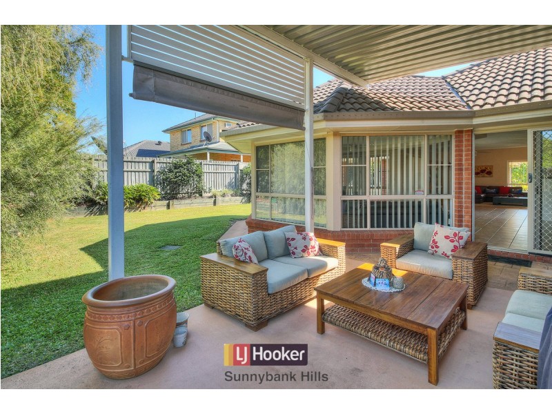 8 Albert Place, Parkinson QLD 4115