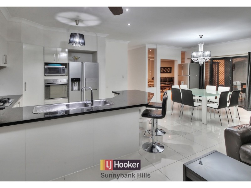 16 Crab Apple Court, Stretton QLD 4116