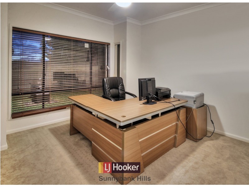16 Crab Apple Court, Stretton QLD 4116