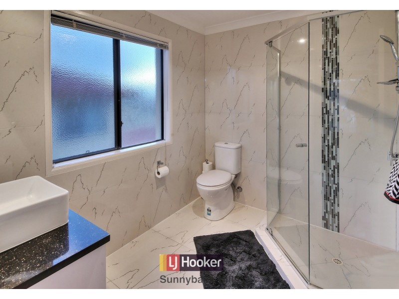 16 Crab Apple Court, Stretton QLD 4116