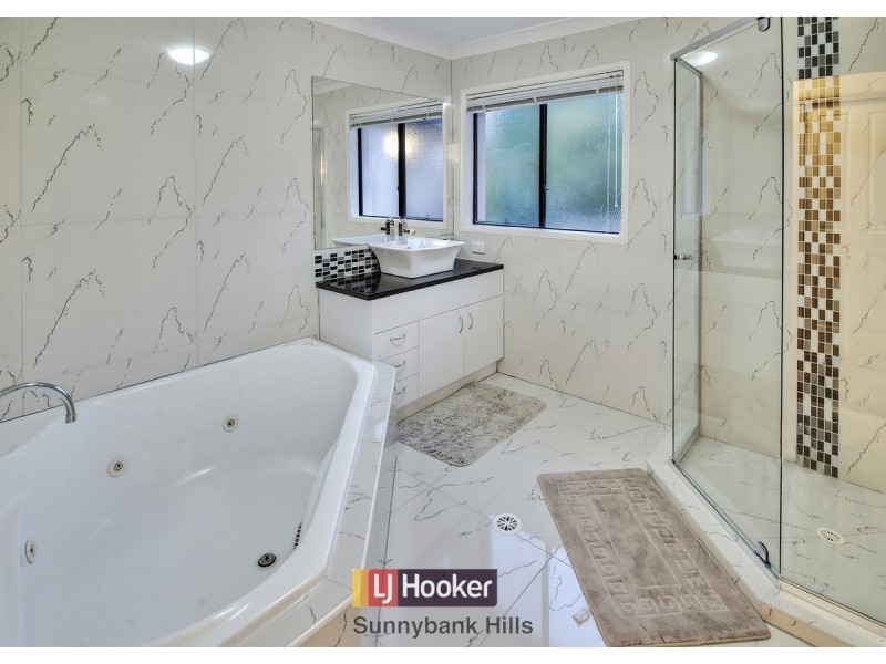 16 Crab Apple Court, Stretton QLD 4116