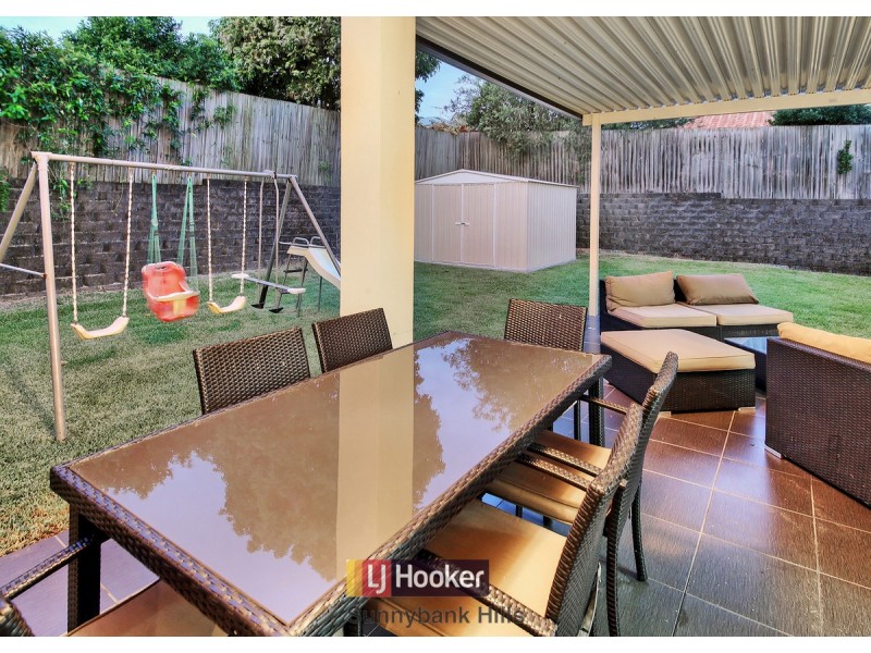 16 Crab Apple Court, Stretton QLD 4116