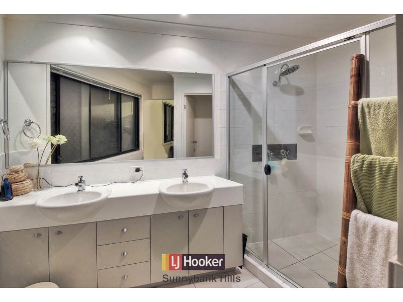 32 Leelaben Place, Eight Mile Plains QLD 4113