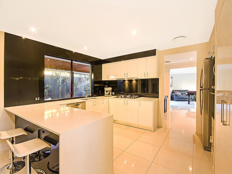 11 Juniper Circuit, Stretton QLD 4116