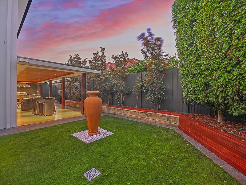11 Juniper Circuit, Stretton QLD 4116