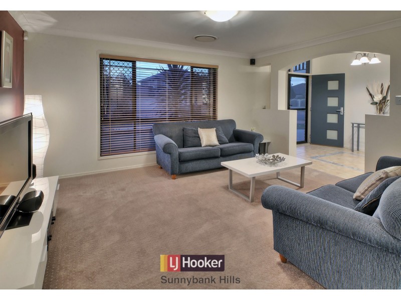 66 Juniper Circuit, Stretton QLD 4116