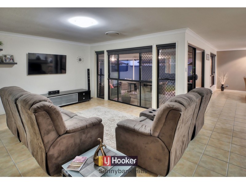 66 Juniper Circuit, Stretton QLD 4116