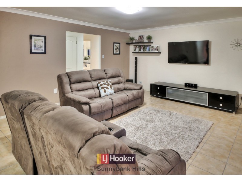 66 Juniper Circuit, Stretton QLD 4116
