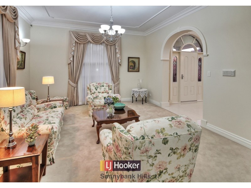 20 Delfin Drive, Macgregor QLD 4109