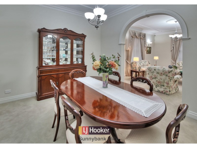 20 Delfin Drive, Macgregor QLD 4109