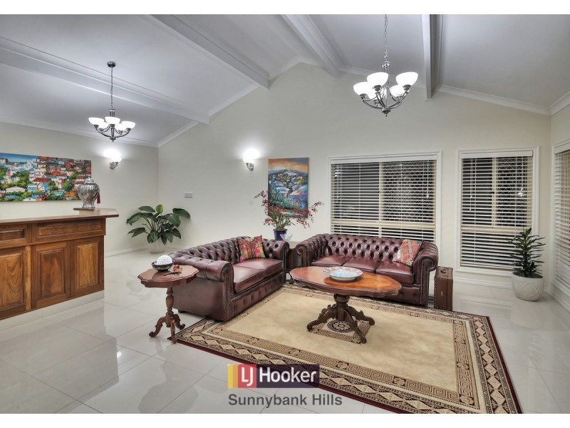 20 Delfin Drive, Macgregor QLD 4109