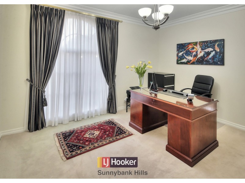 20 Delfin Drive, Macgregor QLD 4109