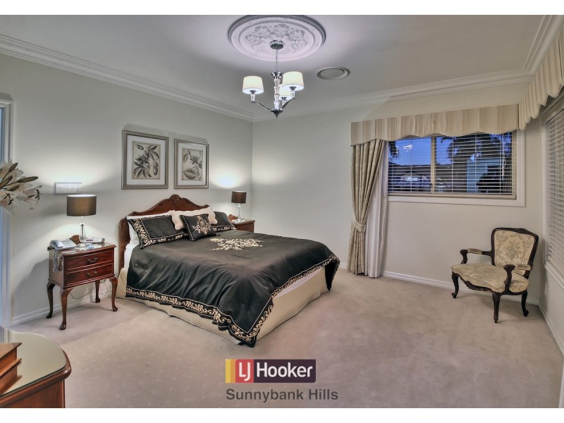 20 Delfin Drive, Macgregor QLD 4109