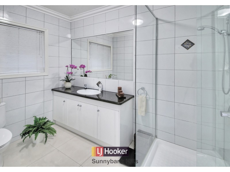 20 Delfin Drive, Macgregor QLD 4109