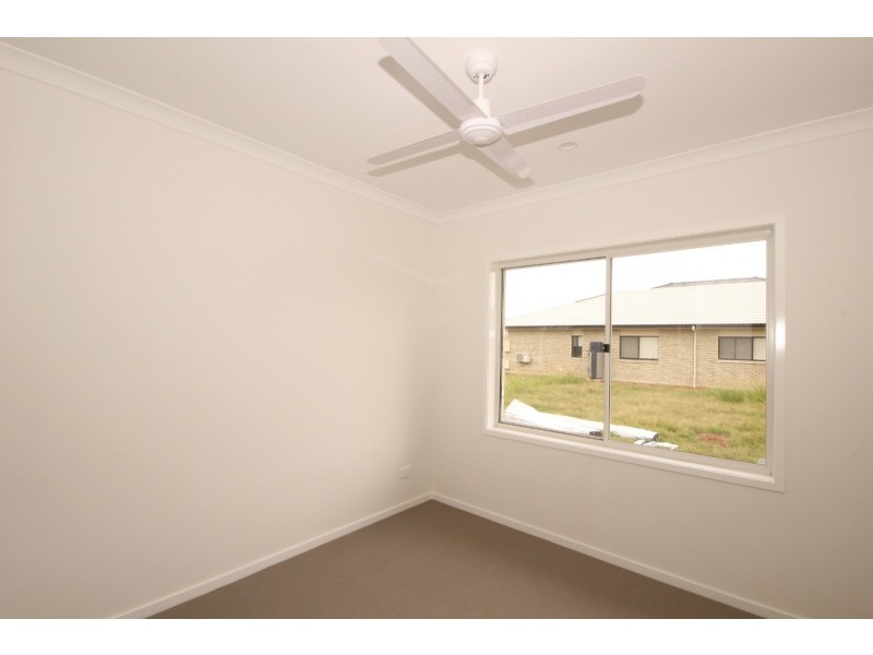 16 Parkway Street, Kuraby QLD 4112