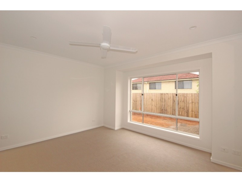 16 Parkway Street, Kuraby QLD 4112