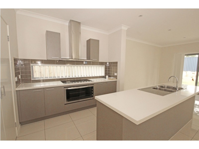 26 Levington Road, Eight Mile Plains QLD 4113