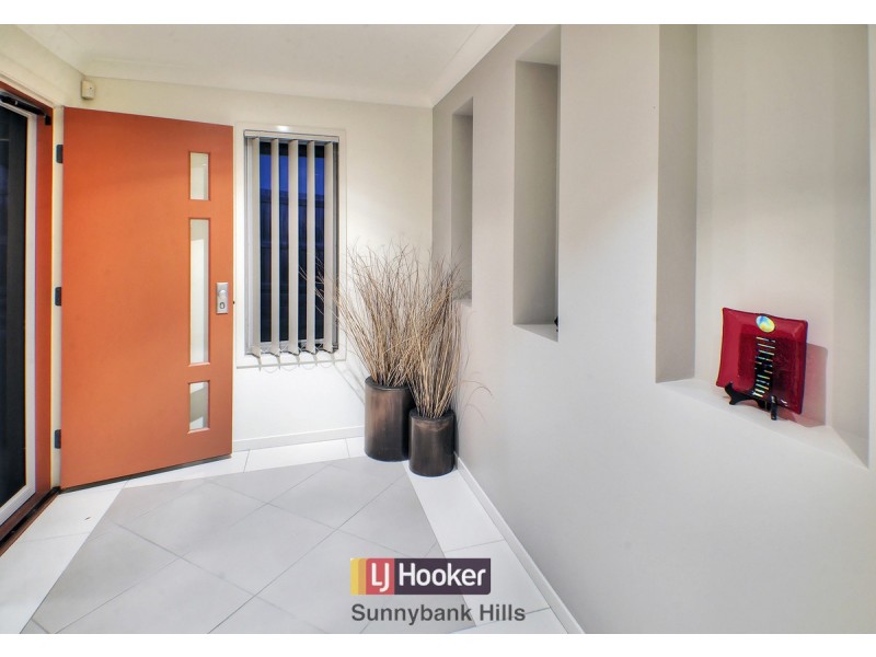 8 Sumayyah Place, Calamvale QLD 4116