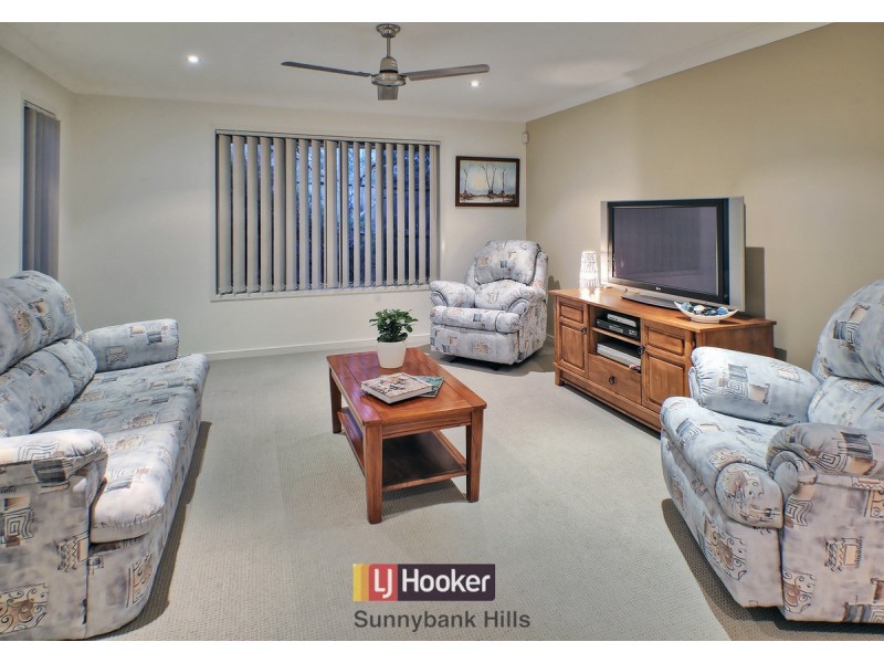 8 Sumayyah Place, Calamvale QLD 4116