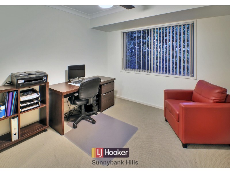 8 Sumayyah Place, Calamvale QLD 4116