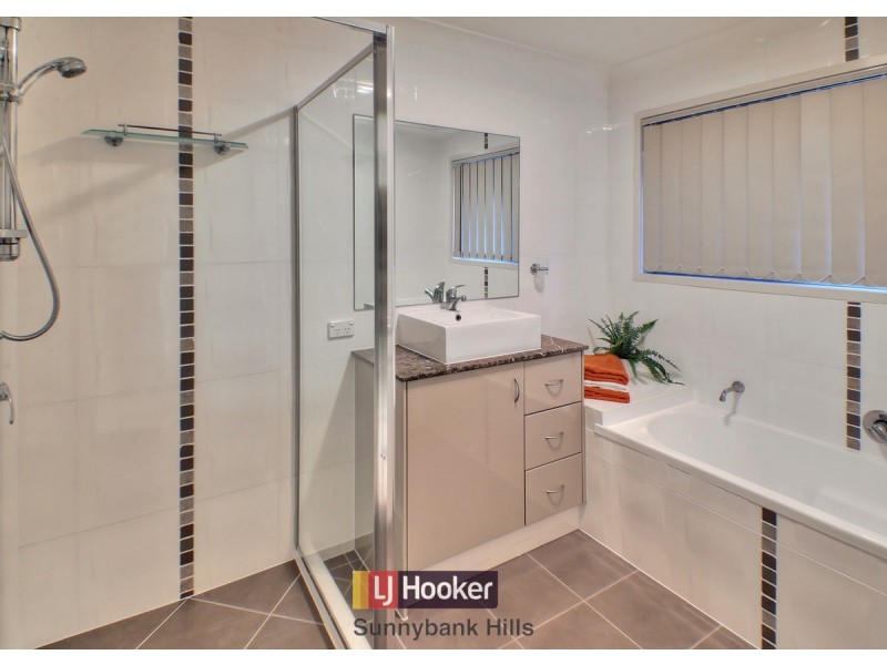 8 Sumayyah Place, Calamvale QLD 4116