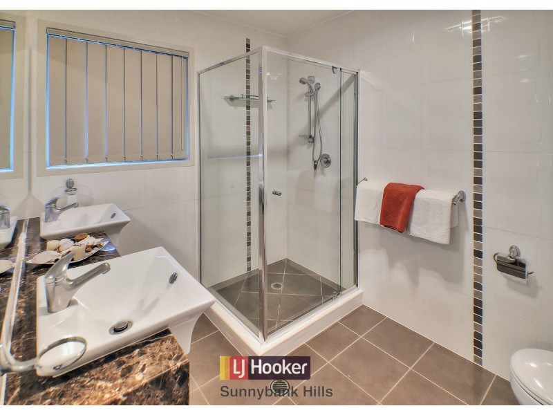 8 Sumayyah Place, Calamvale QLD 4116