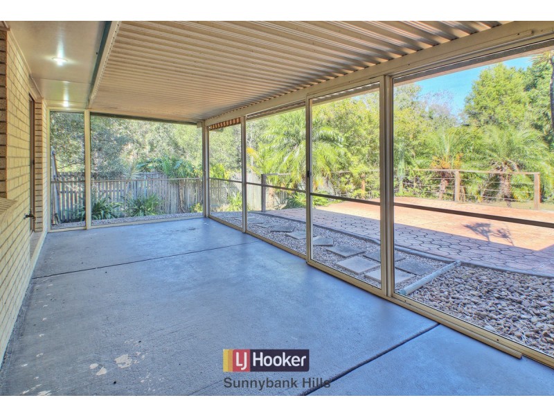 110 Lancaster Circuit, Stretton QLD 4116