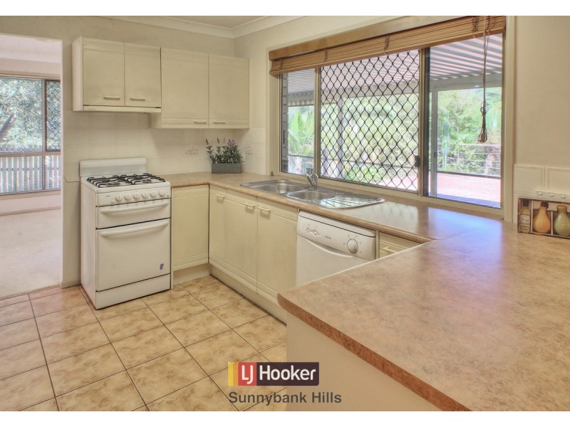 110 Lancaster Circuit, Stretton QLD 4116