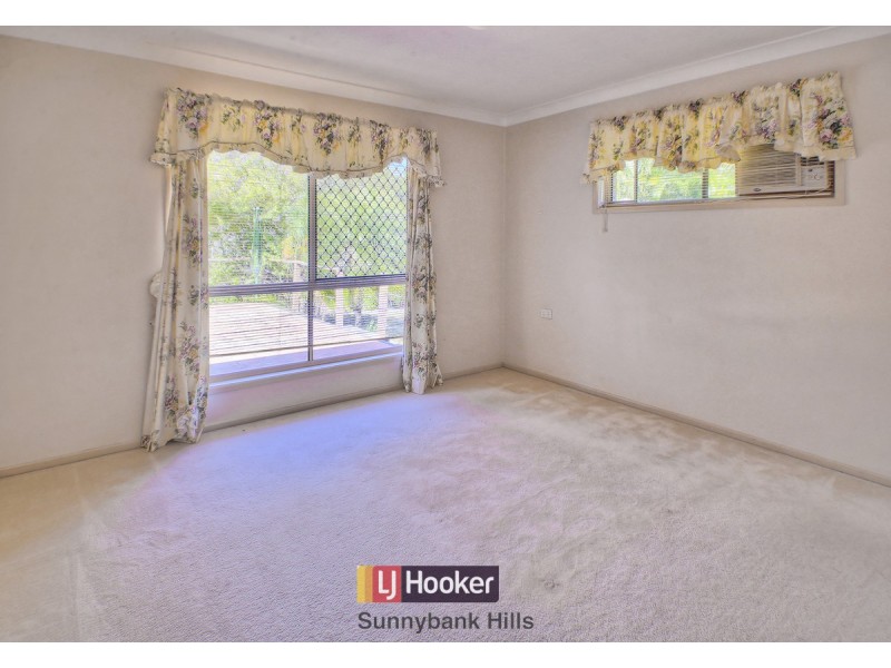 110 Lancaster Circuit, Stretton QLD 4116