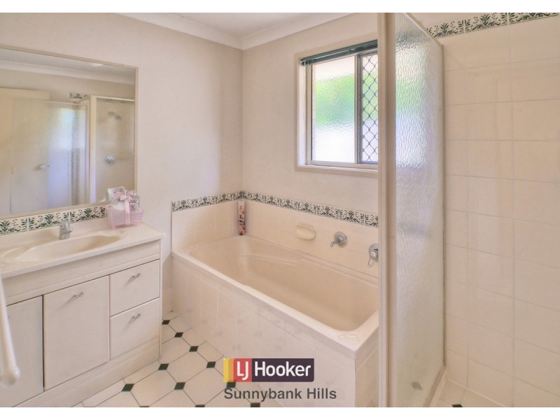 110 Lancaster Circuit, Stretton QLD 4116