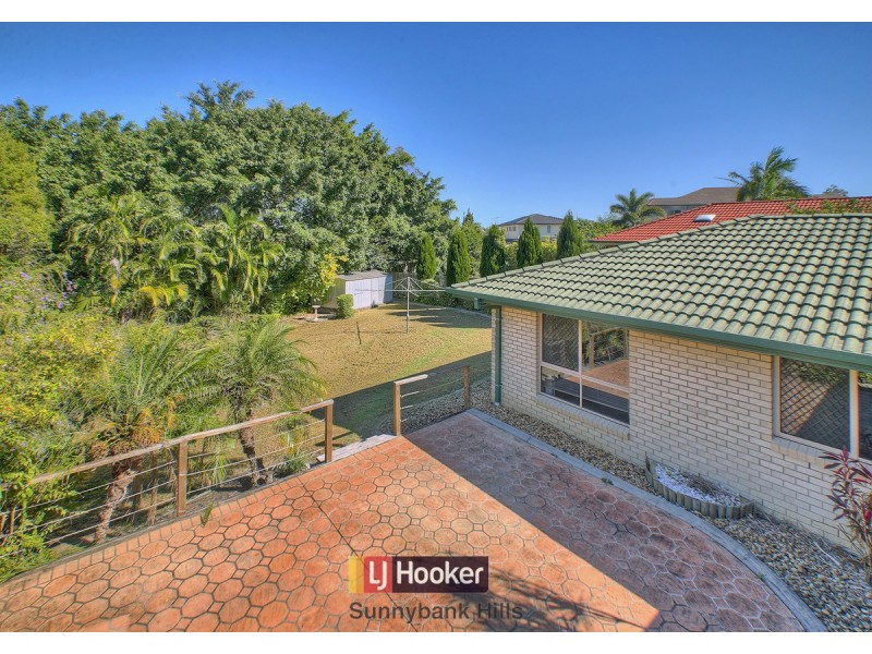 110 Lancaster Circuit, Stretton QLD 4116