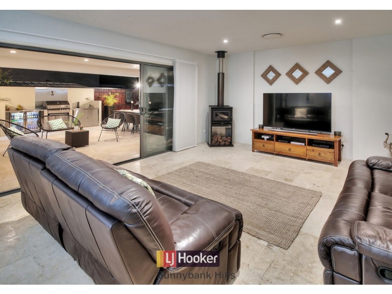 17 Nungatta Court, Parkinson QLD 4115