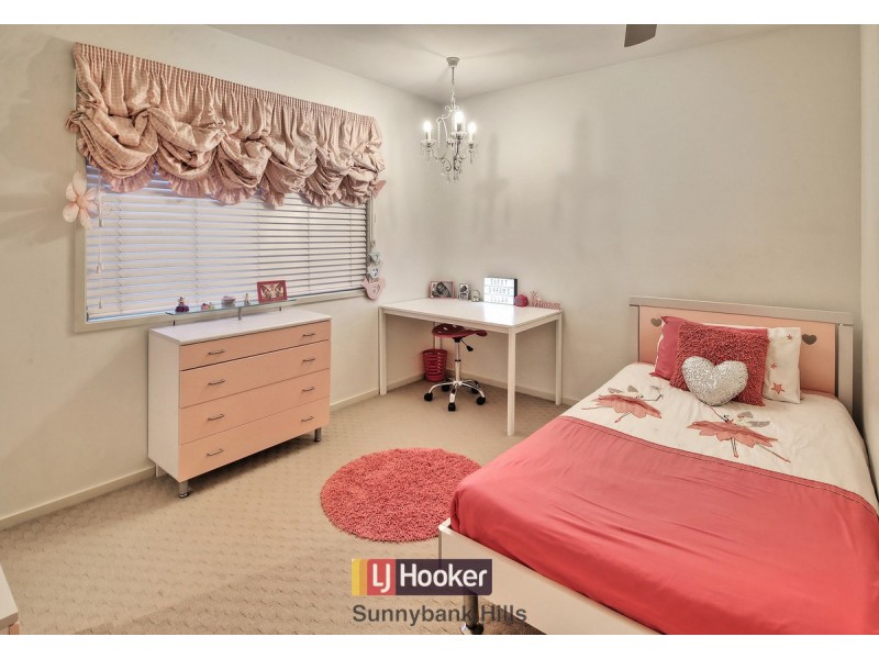 17 Nungatta Court, Parkinson QLD 4115