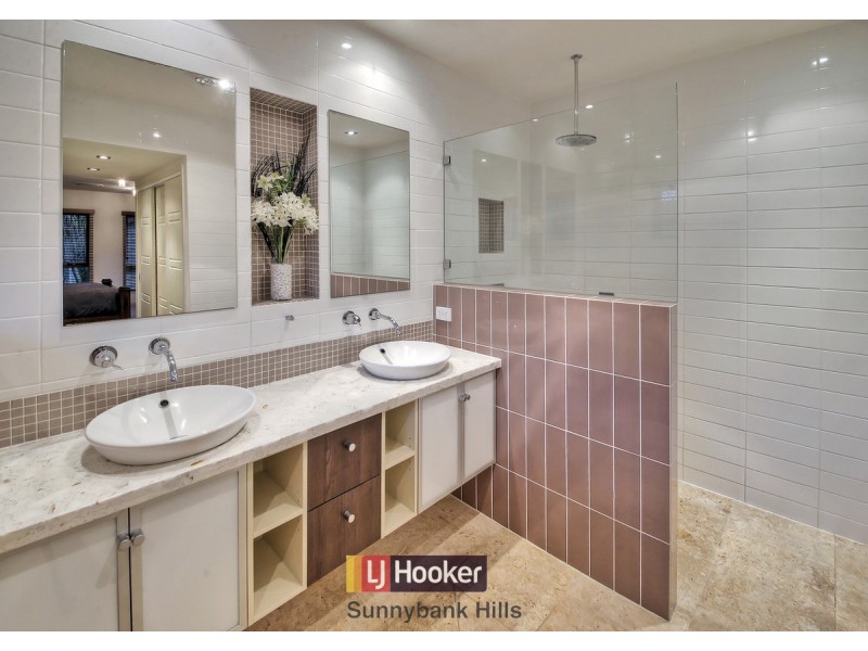 17 Nungatta Court, Parkinson QLD 4115