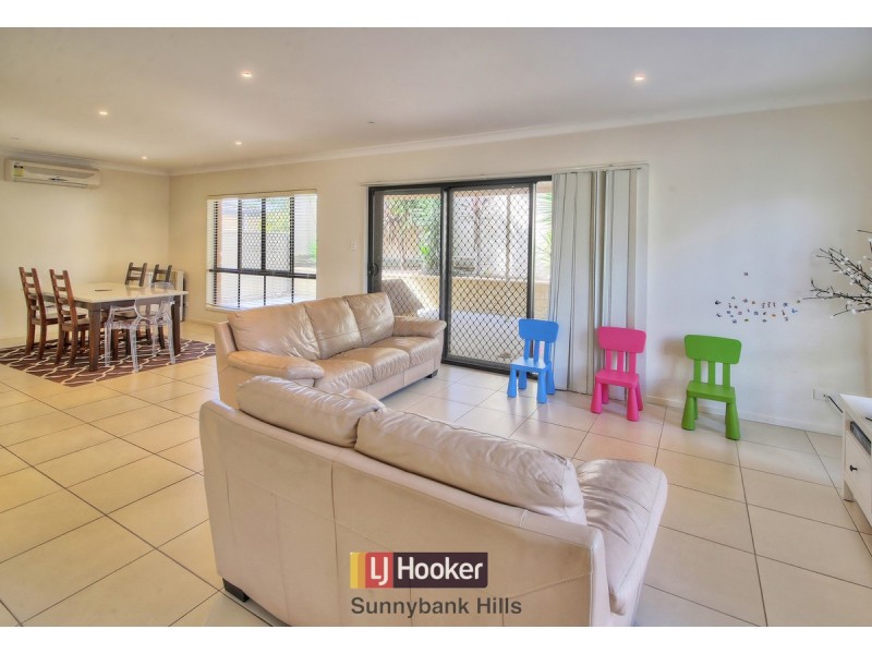 3 Sovereign Close, Wishart QLD 4122