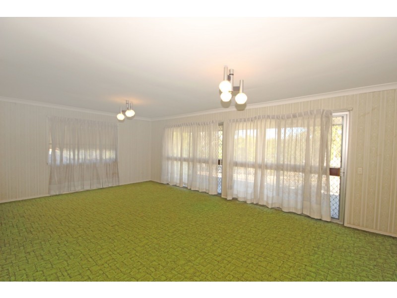 256 Broadwater Road, Mansfield QLD 4122