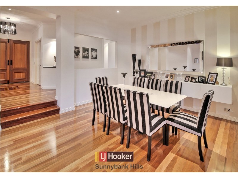 15 Eaton Place, Wishart QLD 4122