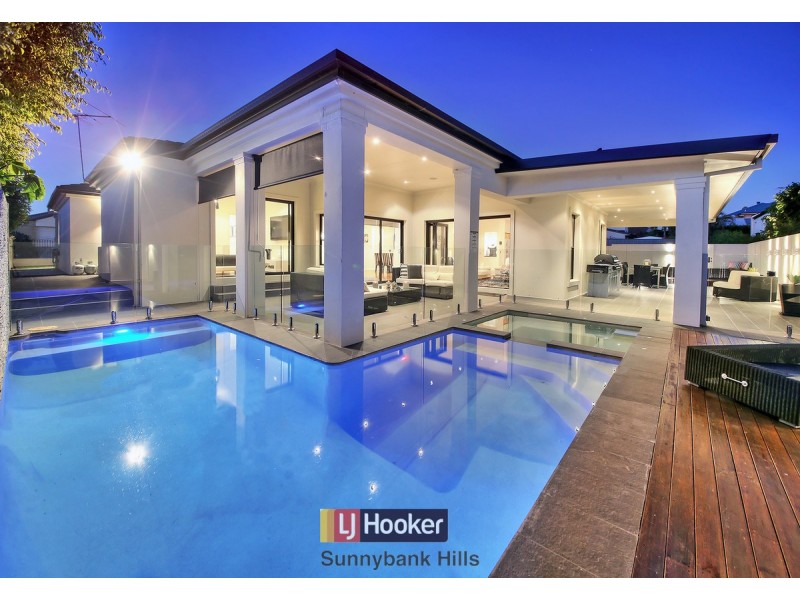 15 Eaton Place, Wishart QLD 4122