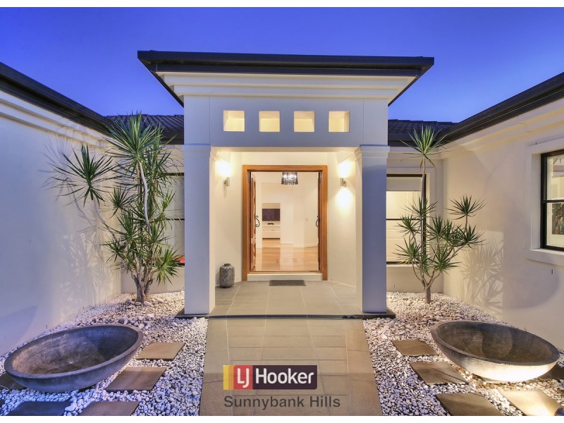 15 Eaton Place, Wishart QLD 4122