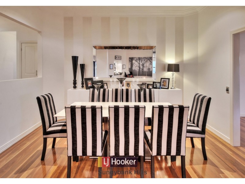 15 Eaton Place, Wishart QLD 4122