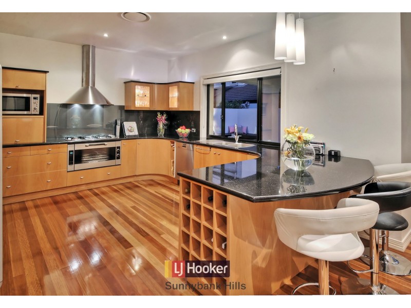 15 Eaton Place, Wishart QLD 4122