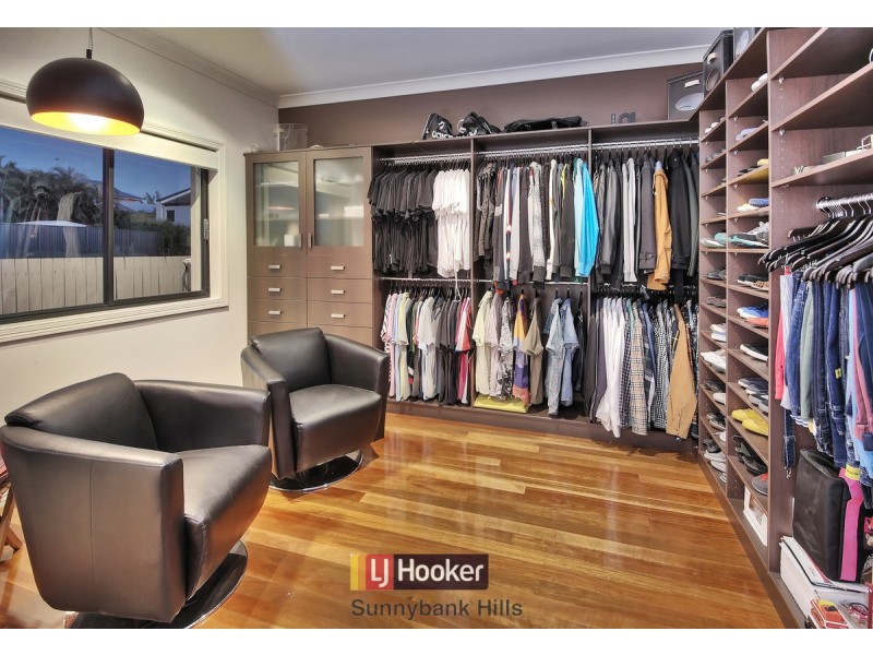 15 Eaton Place, Wishart QLD 4122