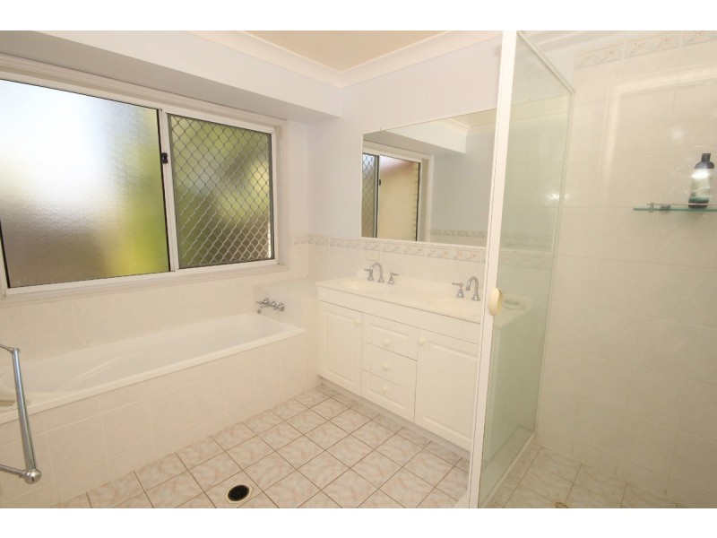 15 Michigan Crescent, Parkinson QLD 4115