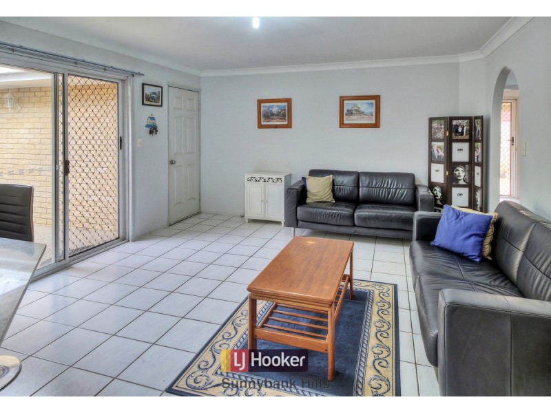 2 Solandra Crescent, Calamvale QLD 4116