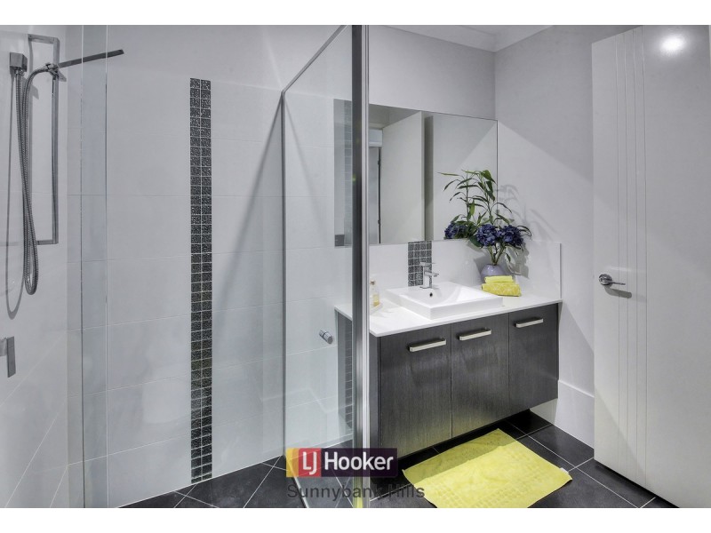 27 Peachtree Place, Stretton QLD 4116