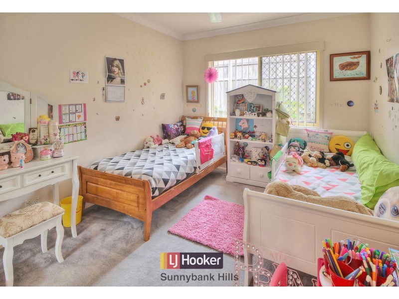 6 Cumberland Place, Parkinson QLD 4115