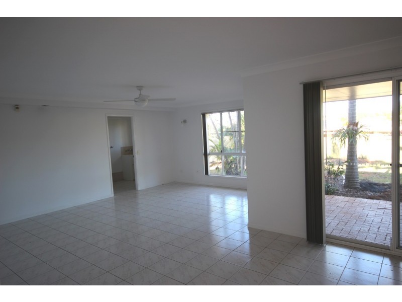 11 Gulubia Place, Calamvale QLD 4116