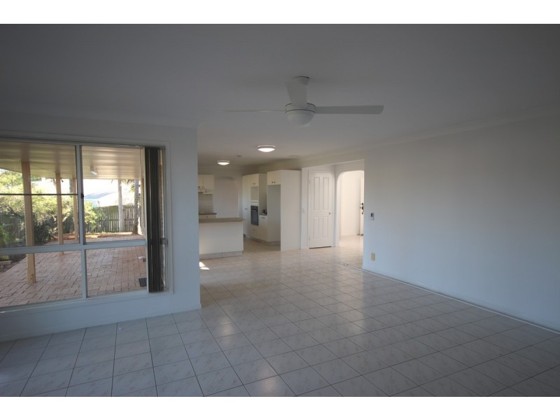 11 Gulubia Place, Calamvale QLD 4116