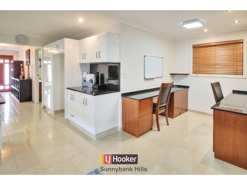 17 Dolomite Street, Runcorn QLD 4113