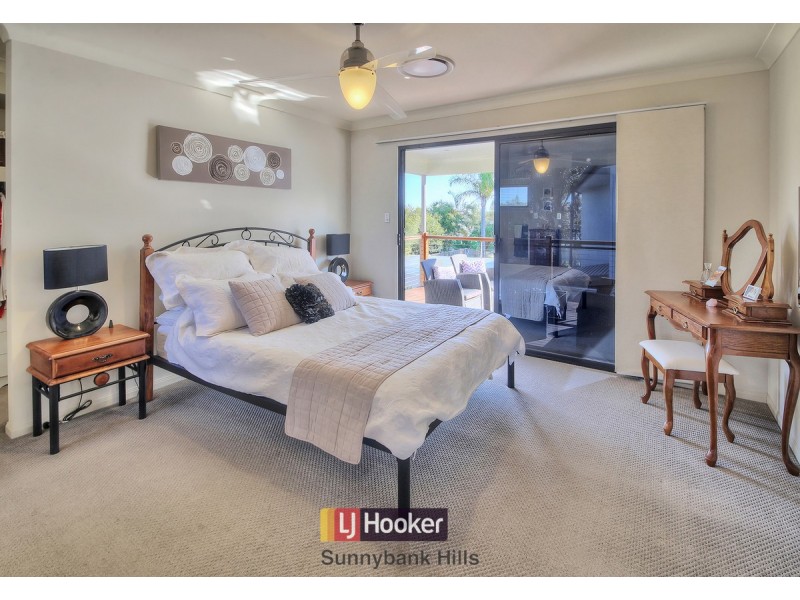 24 Compass Court, Raby Bay QLD 4163